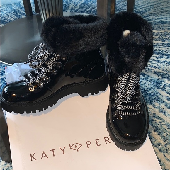 Hiking boots - Picture 2 of 6